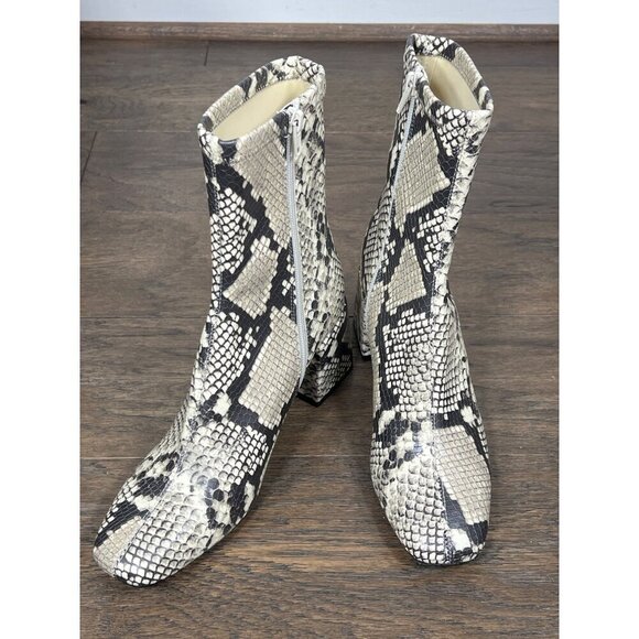 ANTHROPOLOGIE SILENT D Cara Heeled Ankle Boot Snakeskin Print Gray Sz 40 NWOB - Picture 1 of 9